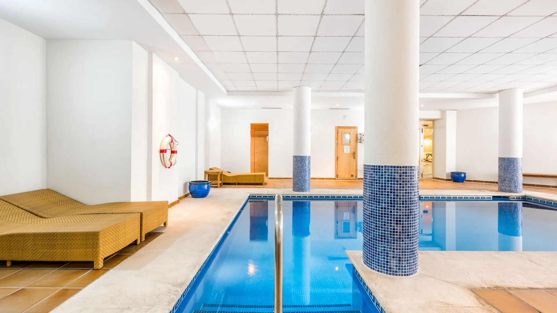 Fa-Fab 2 Bedroom Apt In And Outdoor Pool Marbella Spain