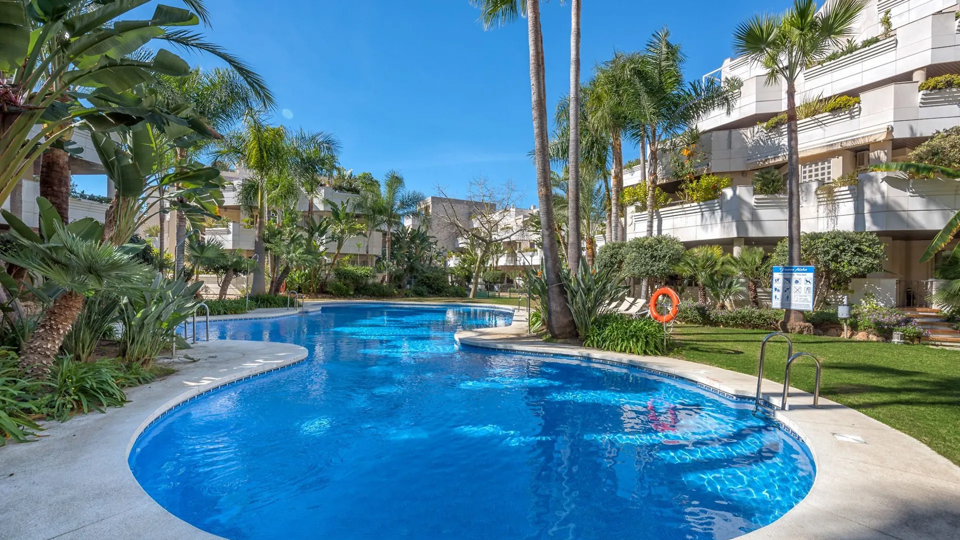 Fa-Fab 2 Bedroom Apt In And Outdoor Pool Marbella Spain