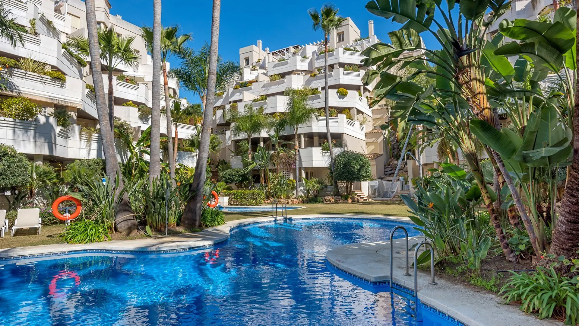 Fa-Fab 2 Bedroom Apt In And Outdoor Pool Marbella